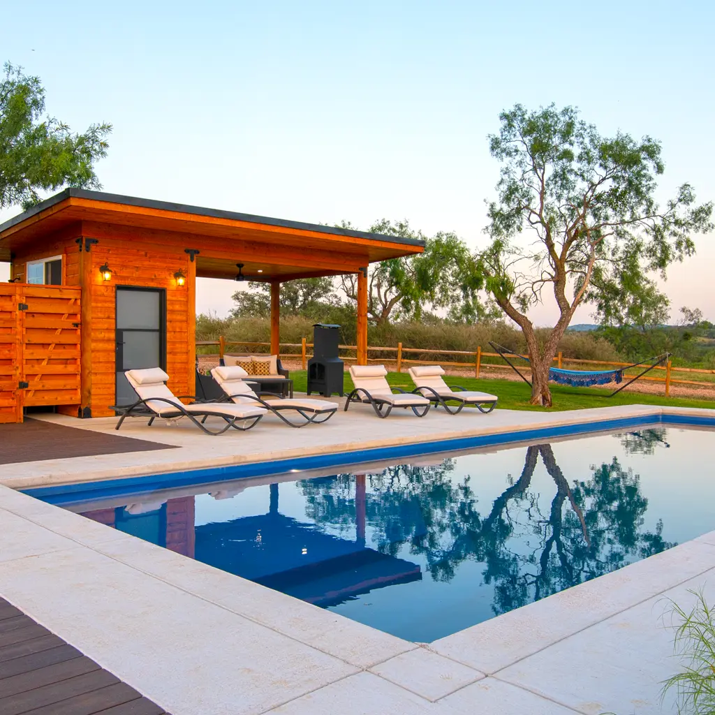 Showcase Pools: a family-run pool installer working across Licking County Kentucky Pool and Spa: Pool Builders for Eastern Kentucky