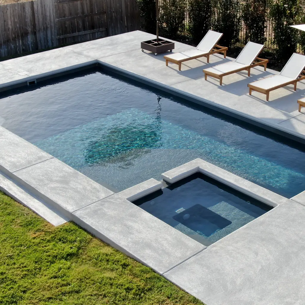 Professional fiberglass swimming pool installation services for Ohio: Showcase Pools Fiberglass pool builders serving eastern Kentucky